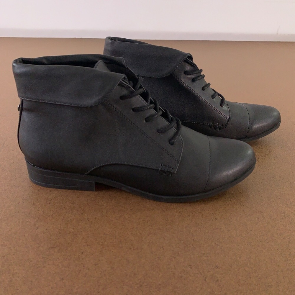 London Fog Women's Shoe Size 7.5W Black Faux Leather Clora Ankle Bootie New